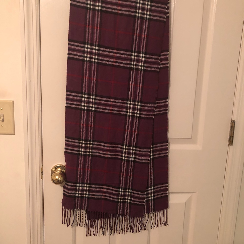 Beautiful purple plaid scarf- uber comfy!